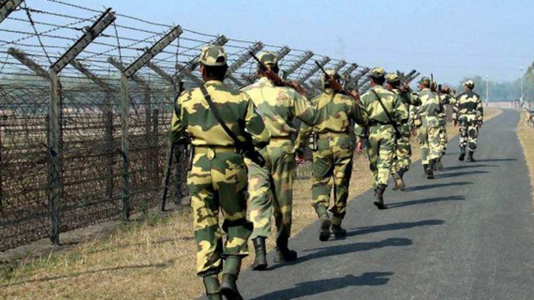 BSF-Smuggler Clash In Border:মাগরোলিতে বর্ডার সিকিউরিটি ফোর্সের সঙ্গে সংঘর্ষে এক বাংলাদেশী চোরাচালানকারী নিহত, ঘটনায় আহত ১ জওয়ান (দেখুন টুইট)(টুইট দেখুন)