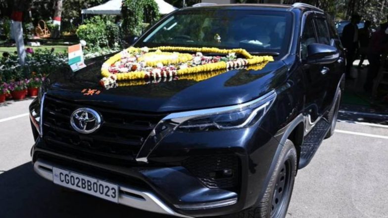 CM New Car Number Plate: নির্বাচনকে মাথায় রেখে মুখ্যমন্ত্রীর নতুন গাড়িতে নম্বর প্লেটে সংখ্যার চমক