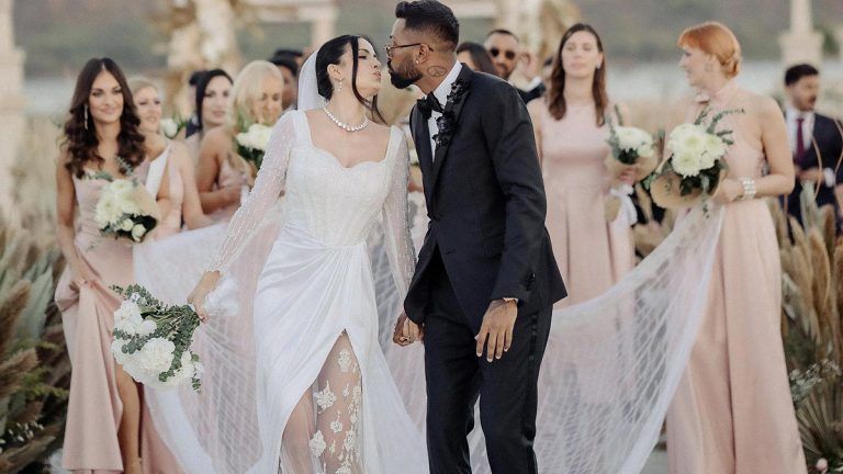 Hardik Pandya & Natasa Stankovic: সোশ্যাল মিডিয়াতে আনুষ্ঠানিক বিয়ের ছবি পোস্ট করলেন ভারতীয় ক্রিকেট তারকা হার্দিক পান্ডিয়া