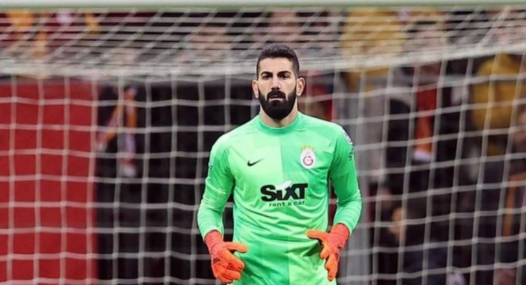 Ismail Cipe: ভূমিকম্পের ধ্বংসস্তুপ নিজের শহরে, সব ফেলে উদ্ধারকাজে ঝাঁপালেন তারকা গোলকিপার