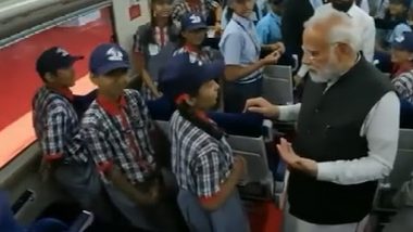 Narendra Modi Interacts With School Children: বন্দে ভারত ট্রেনের মধ্যে স্কুলছাত্রীর গান শুনে হাততালি দিচ্ছেন মোদি, দেখুন ভিডিয়ো