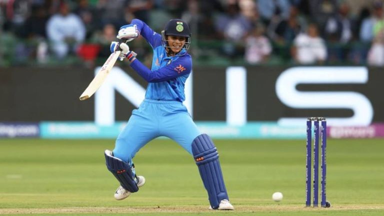 Smriti Mandhana Half Century: অস্ট্রেলিয়ার বিরুদ্ধে তৃতীয় একদিনের ম্যাচে অর্ধশতরান স্মৃতির, ভারতের স্কোর ১১৯/১