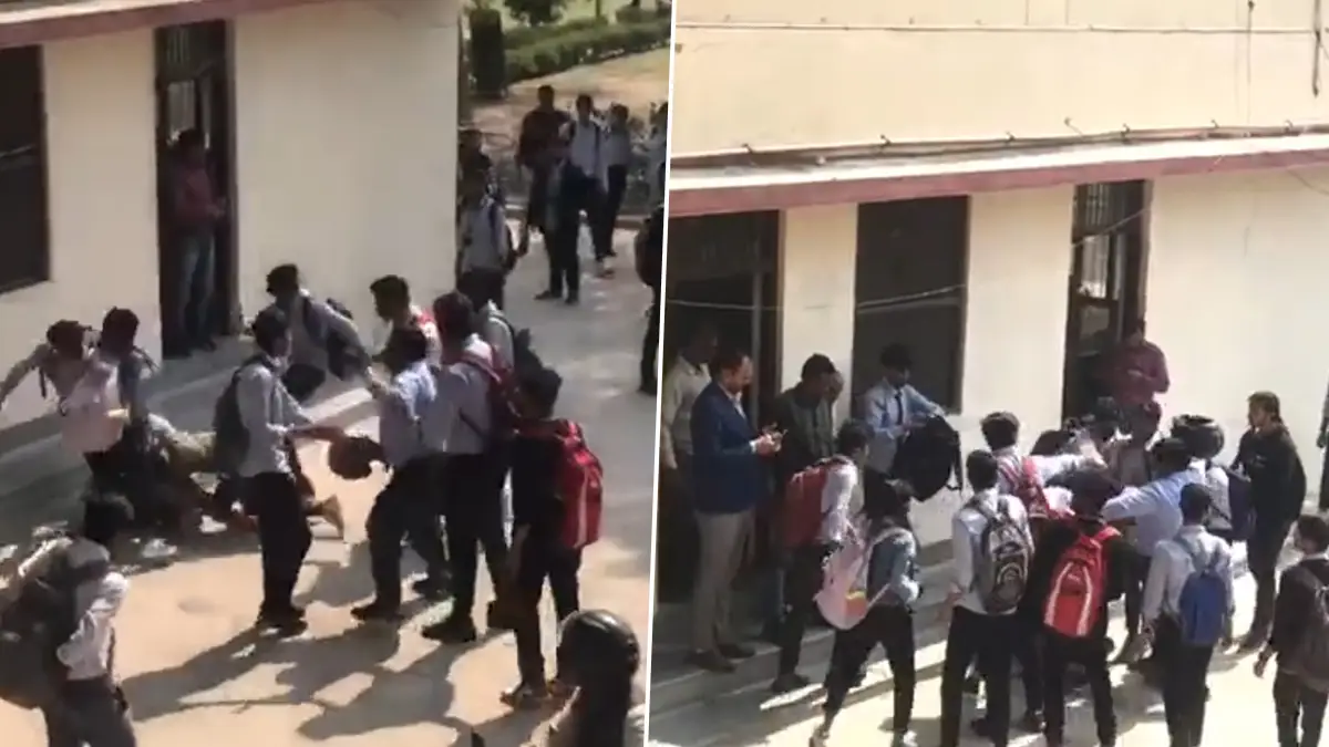 Students Clash In Agra: কলেজের মধ্যে পড়ুয়াদের মারামারি চুপচাপ দেখছেন আধিকারিকরা, দেখুন সেই ভিডিয়ো