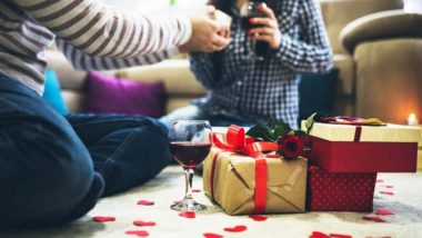 Valentine Day 2023 Gift Ideas: ভ্যালেন্টাইন দিবসে প্রিয়জনকে কী উপহার দেবেন ? এখনো না কিনে থাকলে দেখে নিন কি দিলে খুশি হবেন বান্ধবী