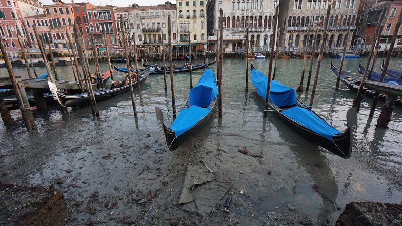 Italy: কমছে জল, ভেনিসে সমস্যায় গন্ডোলা, ওয়াটার ট্যাক্সির চালকরা