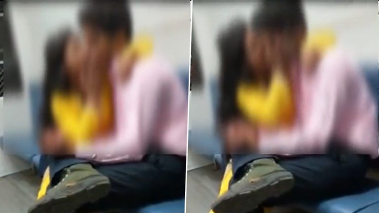 Mumbai Train Kissing Video: চলন্ত ট্রেনে ঘনিষ্ঠতায় মগ্ন যুগল, দেখুন ভাইরাল ভিডিয়ো