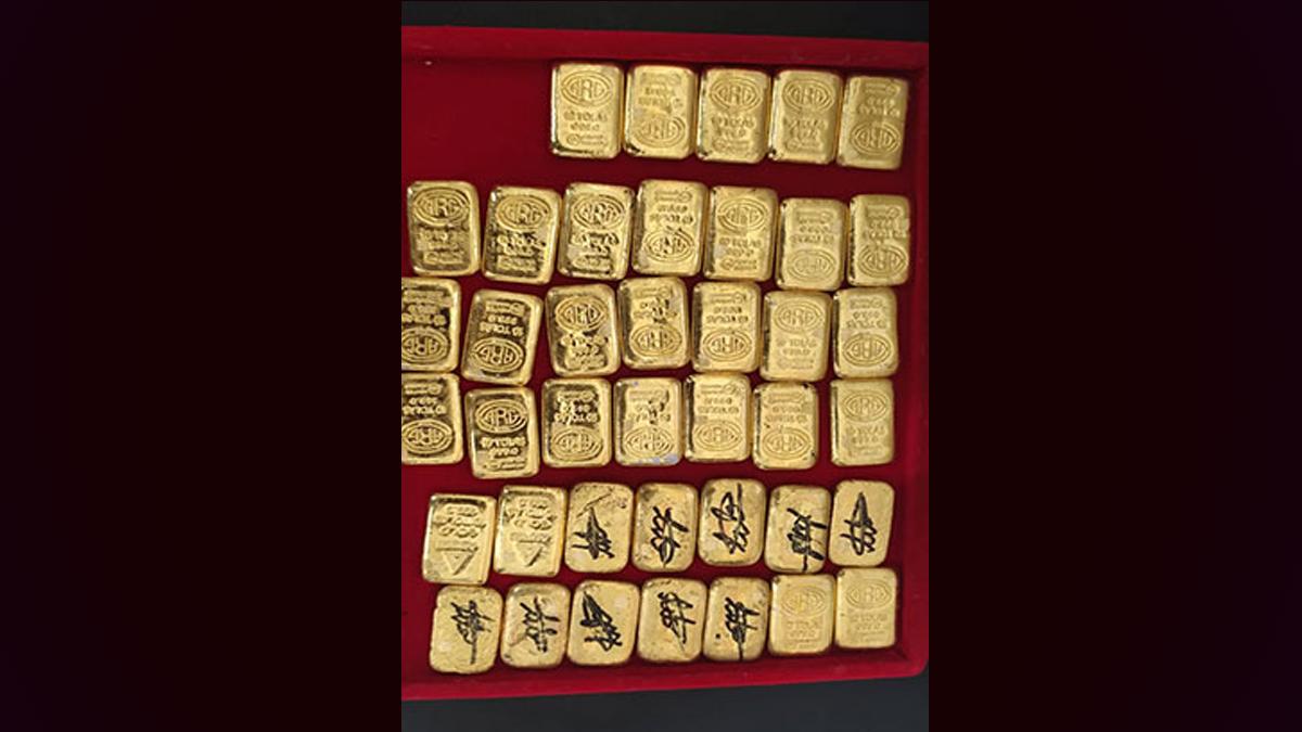BSF: মাছের পেটিতে লুকিয়ে পাচারের চেষ্টা, পেট্রাপোল চেকপোস্টে ৪০টি সোনার বিস্কুট-সহ ধৃত বাংলাদেশি স্মাগলার