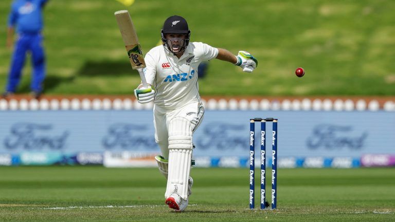 NZ vs SL 2nd Test, Day 1 Stumps: খারাপ আলোয় প্রথম দিন তাড়াতাড়ি খেলা শেষ, স্থিতিশীল কিউইরা ১৫৫/২