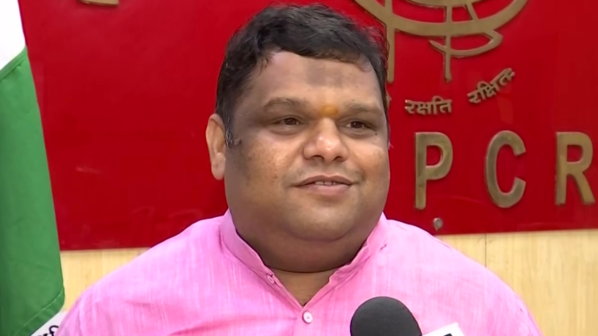 Priyank Kanoongo: তিলজলার থানার পুলিশ আধিকারিক বিশাখ মুখার্জির বিরুদ্ধে ধাক্কা মারার অভিযোগ NCPCR প্রধান প্রিয়াঙ্ক কানুনগোর