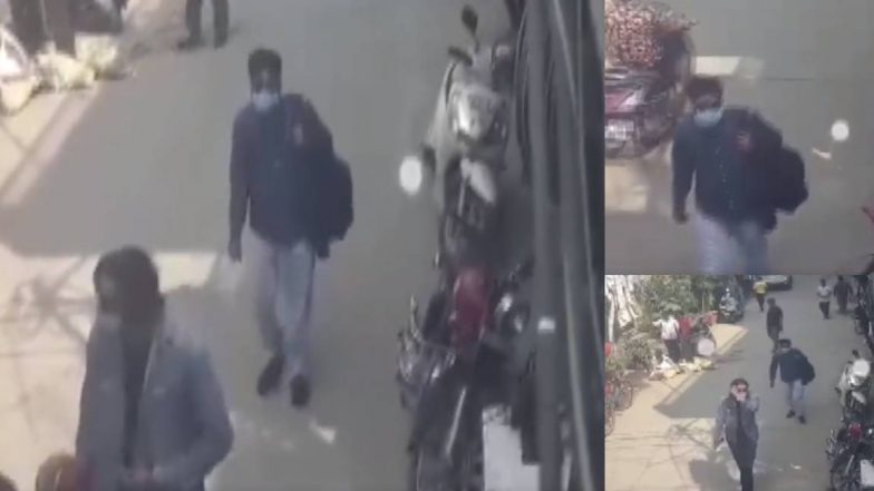 Amrit Pal Singh Spotted: পাগড়ি ছাড়া মাস্ক মুখে দিল্লির রাস্তায় আরামসে ঘুরছেন অমৃতপাল সিং, দেখুন ভিডিয়ো