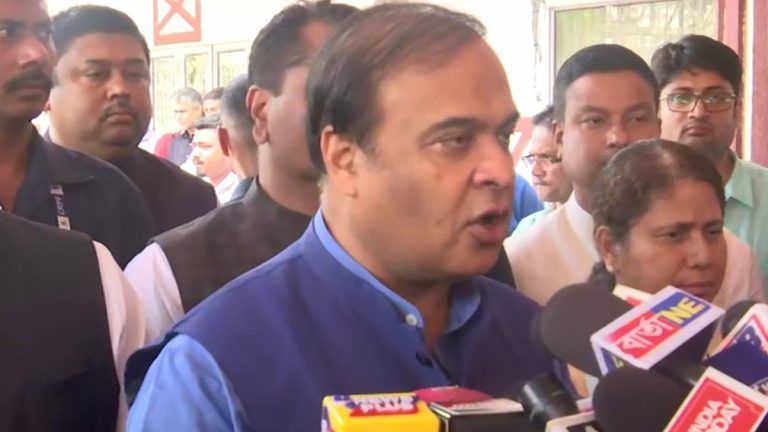 Himanta Biswa Sarma: পুরো দেখে দেখে টুকছেন! পড়াশোনা নিয়ে কটাক্ষের জবাব অসমের মুখ্যমন্ত্রী হিমন্ত বিশ্বশর্মার