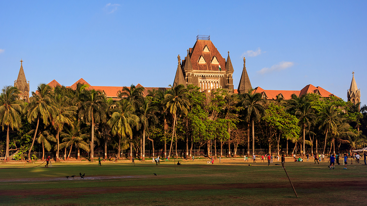 Bombay High Court:'কোনও ক্ষমা নেই' রাস্তার গর্তে পরে মৃত্যু হলে প্রশাসনকে ৬ লক্ষ টাকা ক্ষতিপূরণ দেওয়ার নির্দেশ আদালতের