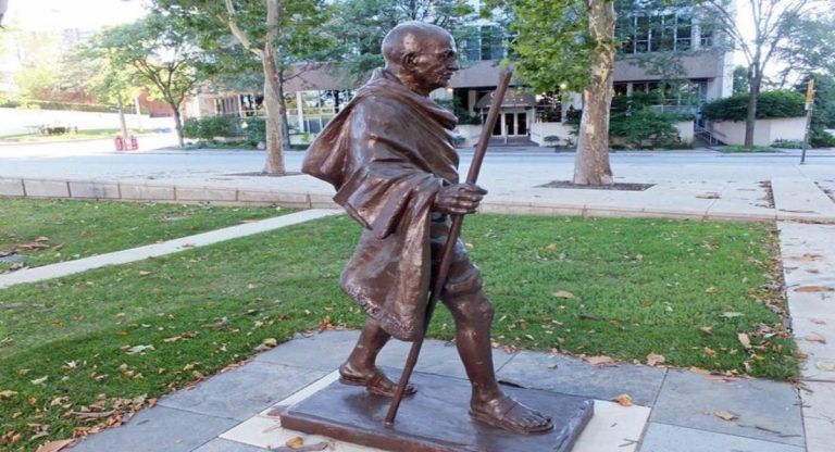 Mahatma Gandhi Statue: কানাডায় ফের ভাঙা হল মহাত্মা গান্ধীর মূর্তি, ওন্টারিওর পর এবার বুর্নাবাইতে