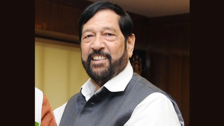 Girish Bapat Dies:  দীর্ঘ অসুস্থতার পর জীবনাবসান পুনে লোকসভা কেন্দ্রের বিজেপি সাংসদ গিরিশ বাপটের, মৃত্যুকালে তার বয়স হয়েছিল ৭৩ বছর