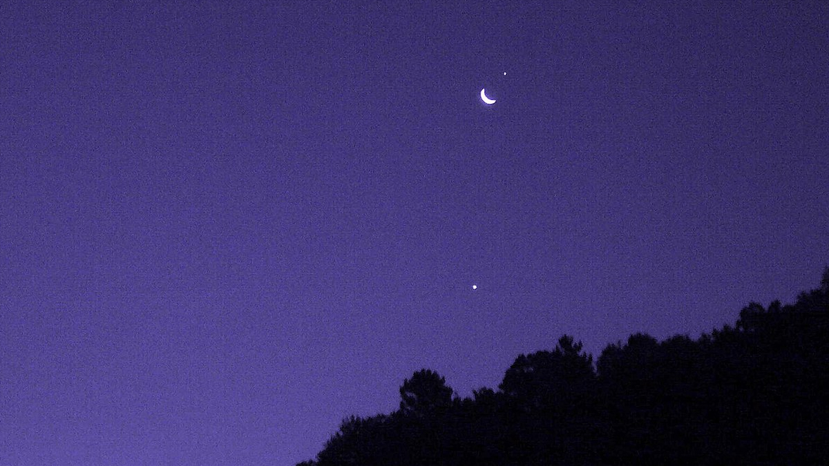 Venus & Moon Rare Conjunction: রাতের আকাশে চাঁদ ও শুক্রের বিরল সংযোগ, দেখুন অপূর্ব সেই ঘটনার ভিডিয়ো