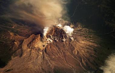 Volcano: আইসল্যান্ডের রাইজেভিকে জেগে উঠল আগ্নেয়গিরি