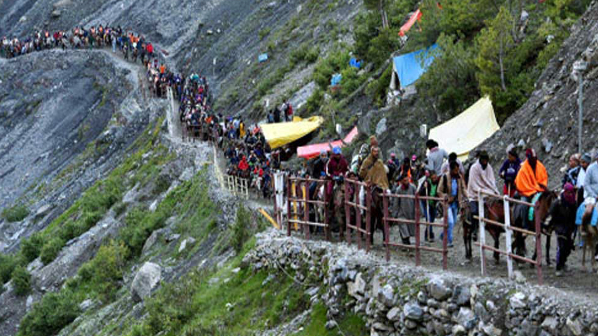 Amarnath Yatra Suspended: উপত্যকায় ভারী বৃষ্টির জেরে ধসের আশঙ্কা, সাময়িকভাবে স্থগিত অমরনাথ যাত্রা