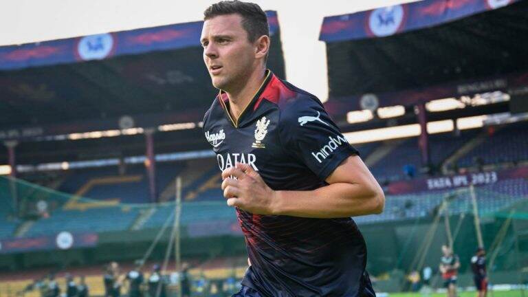 Josh Hazelwood, RCB: লখনউ সুপার জায়ান্টসের বিপক্ষে ম্যাচে খেলতে পারেন ব্যাঙ্গালোরের পেসার জস হেজলউড