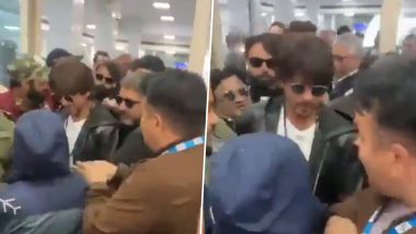Shah Rukh khan at Srinagar Airport: শ্রীনগর বিমানবন্দরে শাহরুখ খান, ছেঁকে ধরলেন ভক্তরা