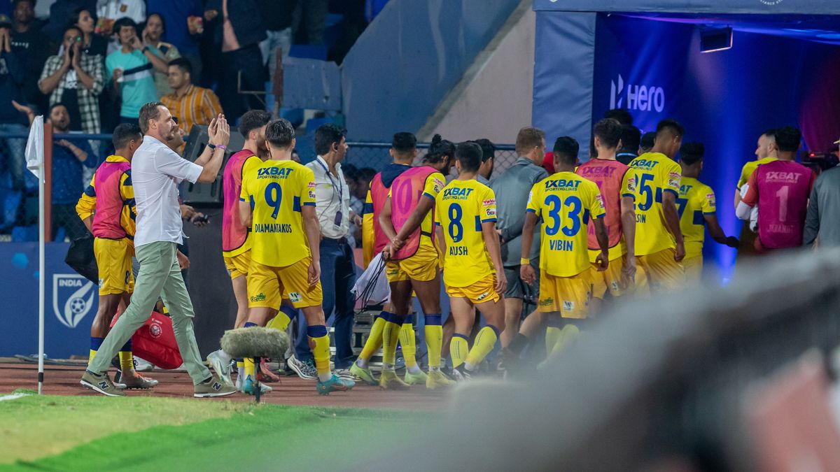 Kerala Blasters Fined By AIFF: আইএসএল বিতর্কে কেরালা ব্লাস্টার্সের জরিমানা ৪ কোটি, জনসমক্ষে ক্ষমা না চাইলে হবে ৬