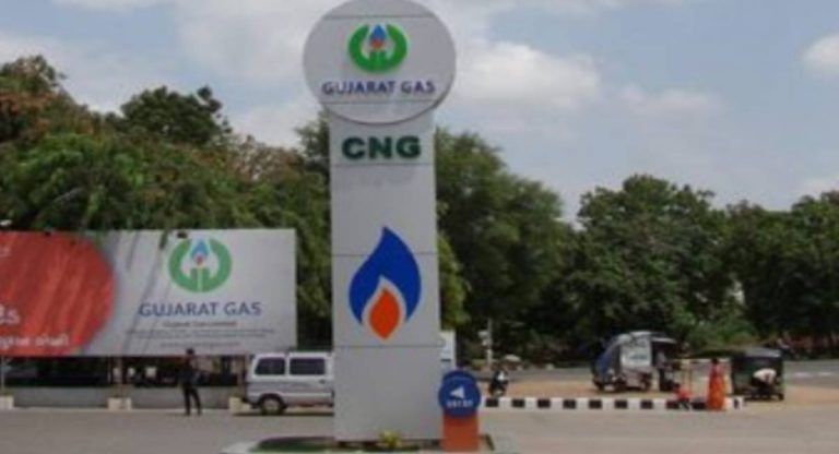 CNG Price Cut: দিল্লি-নয়ডা সহ এই শহরগুলিতে সস্তা হল সিএনজি, দাম কমল ২.৫০ টাকা (দেখুন টুইট)