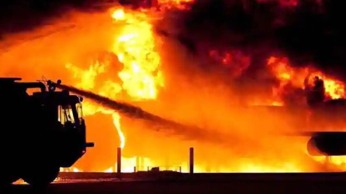 Bhopal Fire: কারখানায় বিধ্বংসী আগুন, আতঙ্কে প্রাণ হাতে দৌড় কর্মীদের, দেখুন ভিডিয়ো
