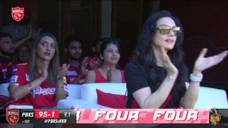 Preity Zinta: আইপিএলে ম্য়াচ শেষে ফেরায় বিমান বিভ্রাট, কামাক্ষায় পুজো প্রীতি জিন্টার