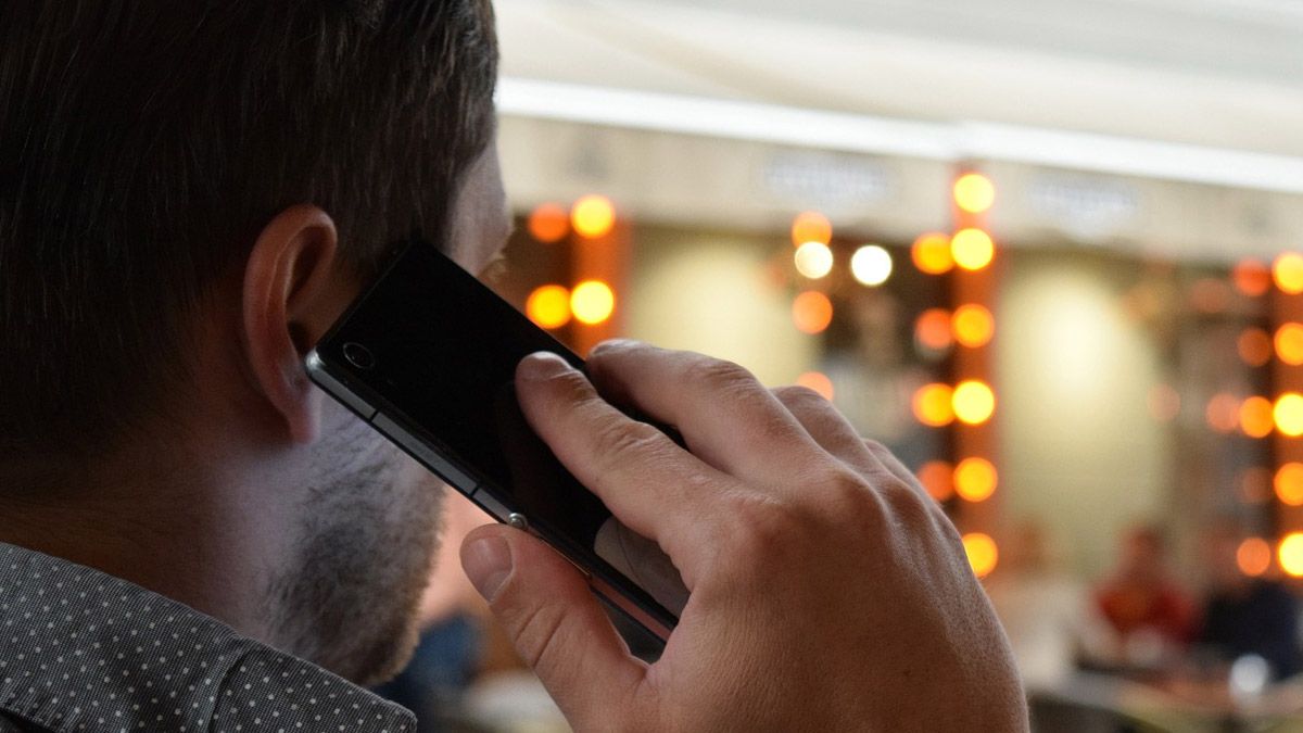 Mobile Linked To Developing Hypertension: ঘণ্টার পর ঘণ্টা ফোনে কথা বলার অভ্যাস! অজান্তেই ডেকে আনছেন বিপদ