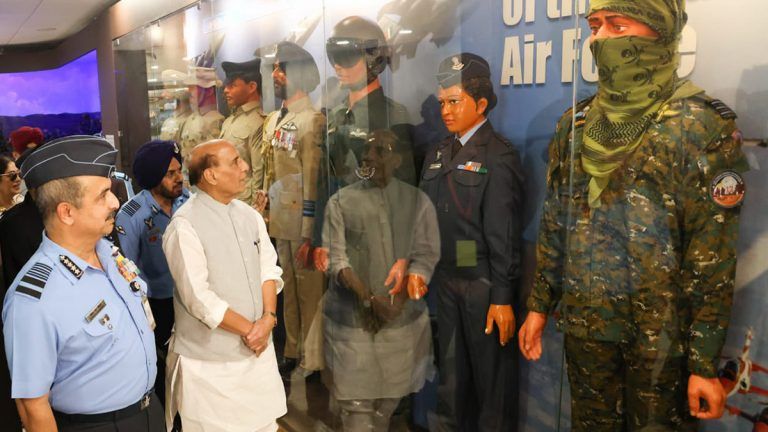 India's First Air Force Heritage Centre: দেশের প্রথম বায়ুসেনা হেরিটেজ সেন্টারের উদ্বোধন সারলেন প্রতিরক্ষামন্ত্রী