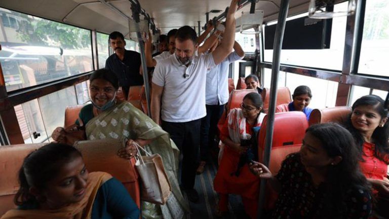 Rahul Gandhi Travelling On Bus: প্রচারের শেষ পর্যায়ে পাবলিক বাসে রাহুল গান্ধী, নিলেন জনসাধারনের মতামত