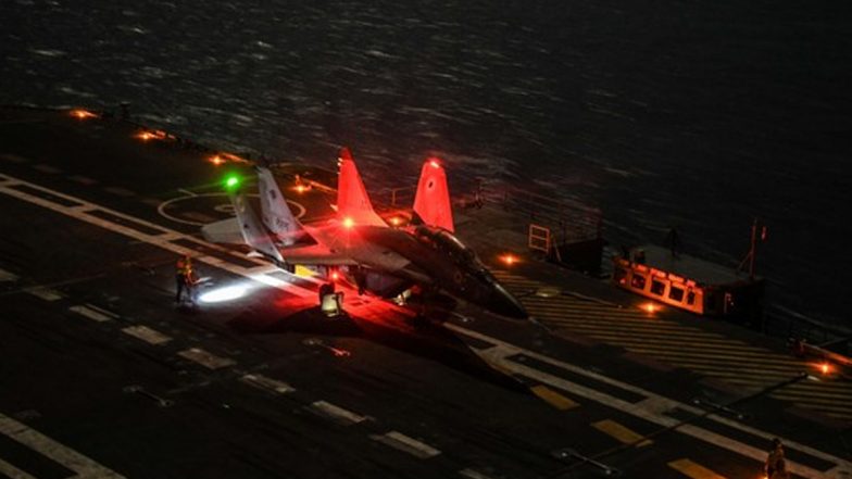 Historic milestone For Indian Navy: রাতেই INS Vikrant-এ অবতরণ যুদ্ববিমান MiG-29K-র, দেখুন ভারতের মুকুটে নতুন পালকের অপূর্ব ভিডিয়ো