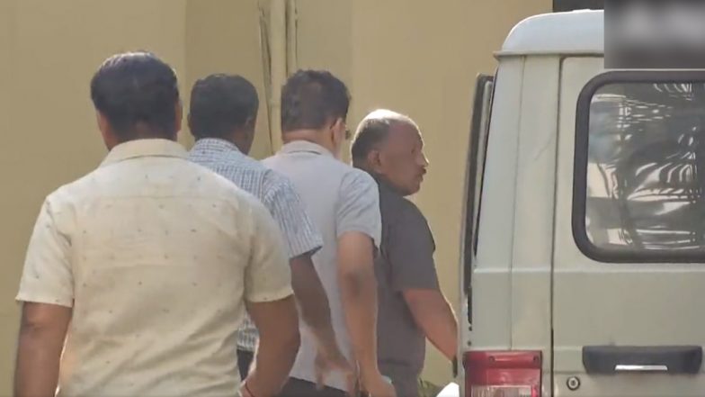 DRDO espionage case: গুপ্তচর বৃত্তির অপরাধে মহারাষ্ট্রে গ্রেফতার বিজ্ঞানী প্রদীপ কুরুলকারকে তদন্তের জন্য আনা হল পুণেতে (দেখুন ভিডিও)