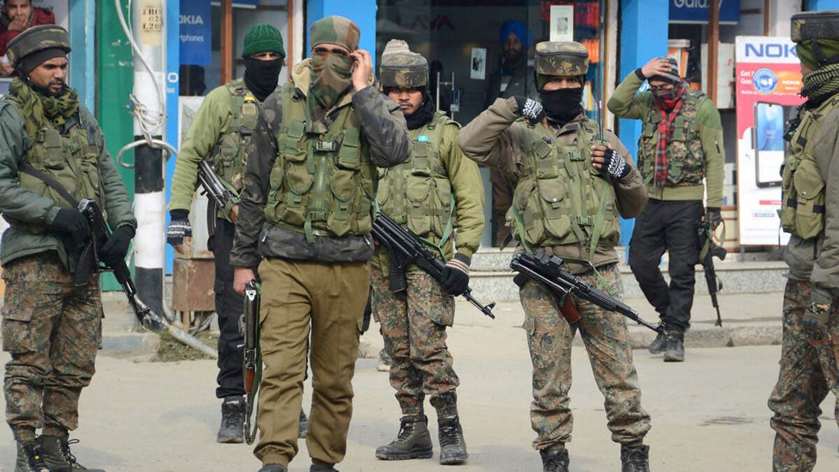 Jharkhand IED Blast: নকশাল দমন অভিযানে গিয়ে মৃত্যু, আইইডি বিস্ফোরণ প্রাণ কাড়ল CRPF জওয়ানের