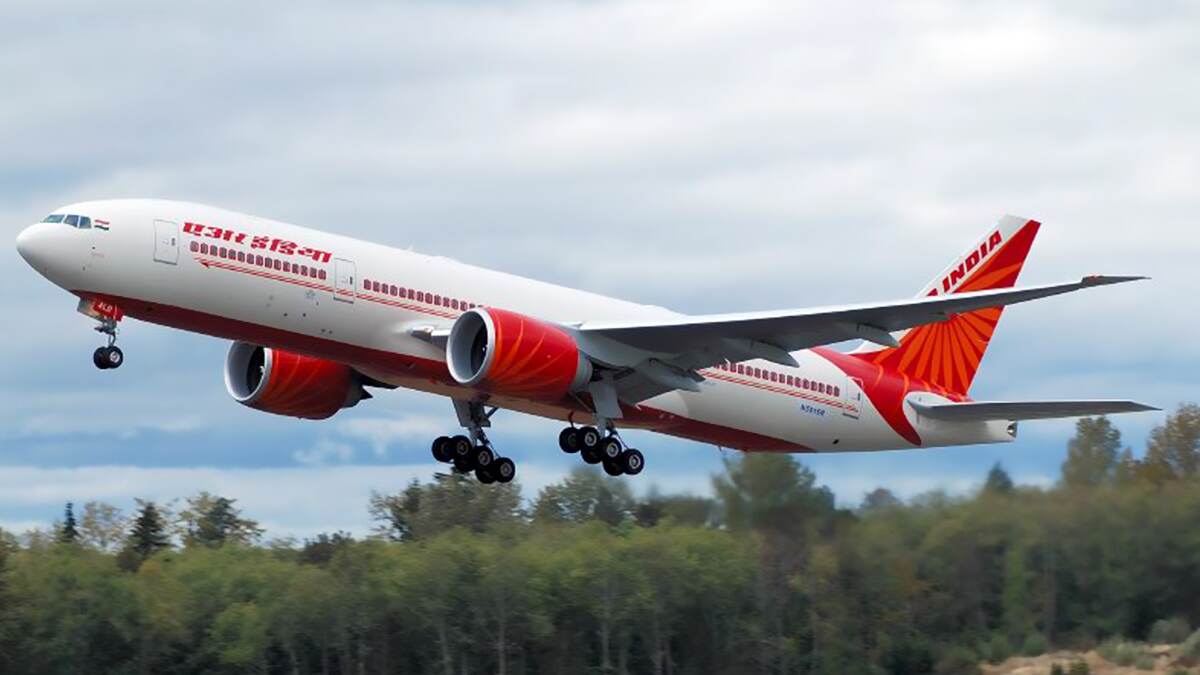 Air India: মাঝ আকাশে বিমানের ইঞ্জিনে আগুনের ফুলকি, দিল্লি বিমানবন্দরে এয়ার ইন্ডিয়ার জরুরি অবতারণ