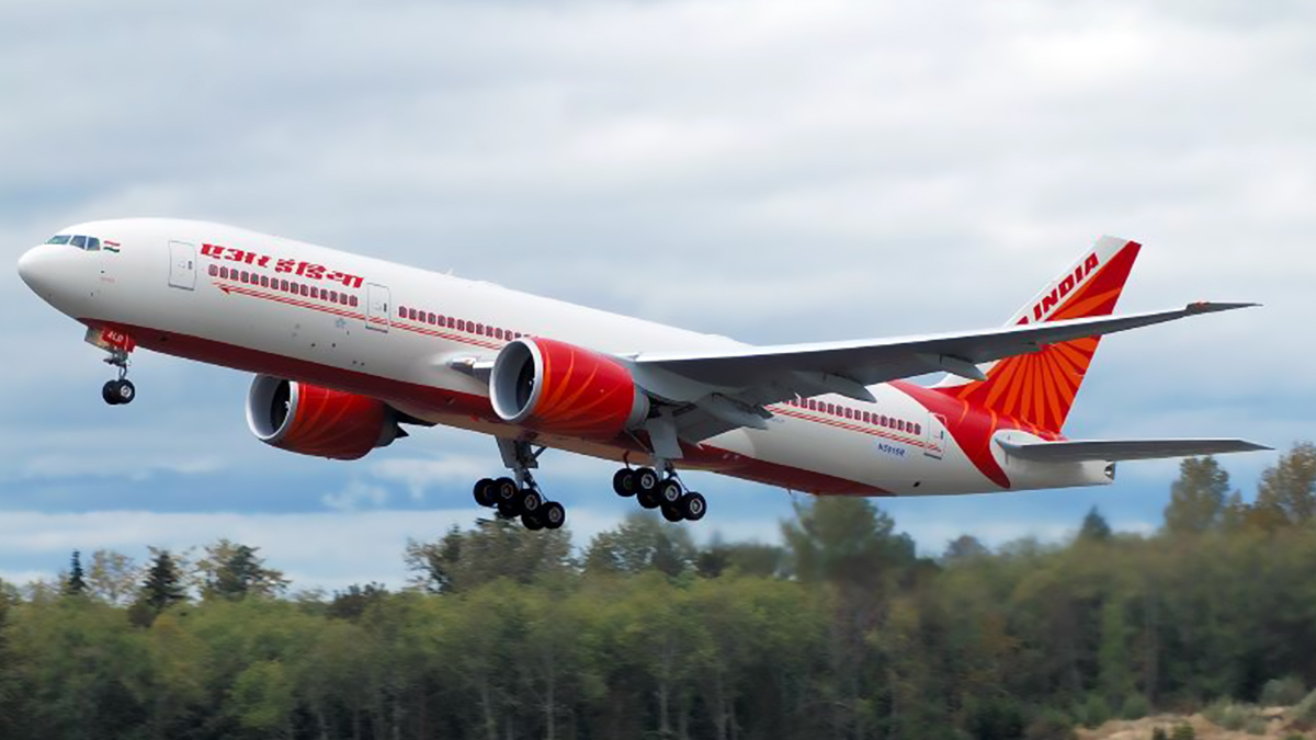 Air India: মাঝ আকশে যাত্রীর অশালীন আচরণ, বিমান সেবিকার শ্লীলতাহানি, এয়ার ইন্ডিয়ায় বিশৃঙ্খলা