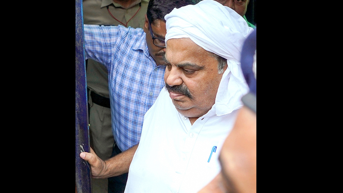 Atiq Ahmed Son Accident: উত্তরপ্রদেশে সড়ক দুর্ঘটনায় হত গ্যাংস্টার আতিক আহমেদের ছোট ছেলে আবান আহমেদ