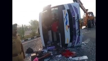 Uttar Pradesh Road Accident: চালকের চোখে ঘুম, আগ্রা-লখনউ এক্সপ্রেসওয়েতে উলটে গেল শ্রমিক বোঝাই বাস