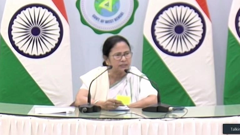 তামিলনাড়ুর মন্ত্রীর অফিসে ইডি হানা, কেন্দ্রীয় এজেন্সির অপব্যবহারের কথা বলে ডিএমকের পাশে মমতা