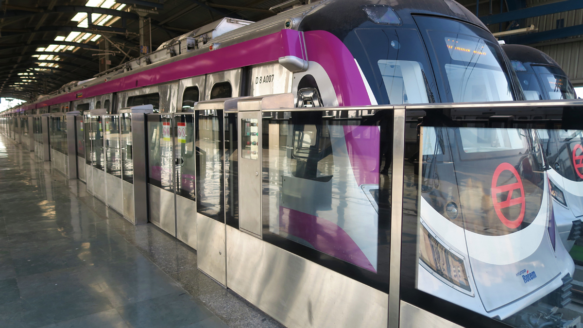 Metro Railway: একদিনে মেট্রোয় চড়লেন ৮২ লক্ষ যাত্রী! রাখি, বৃষ্টির জমা চলে নতুন রেকর্ড