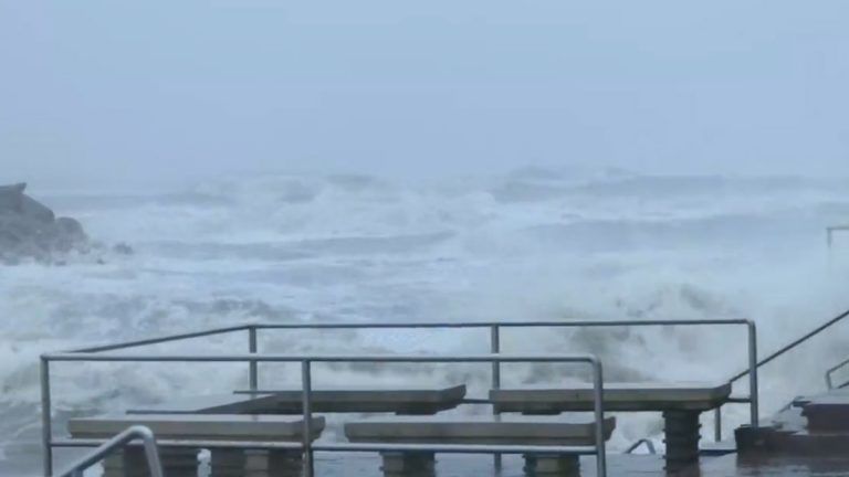 Cyclone Biparjoy: আসছে ঘূর্ণিঝড় বিপর্যয়, গুজরাট থেকে সরানো হল ৫০ হাজার মানুষকে