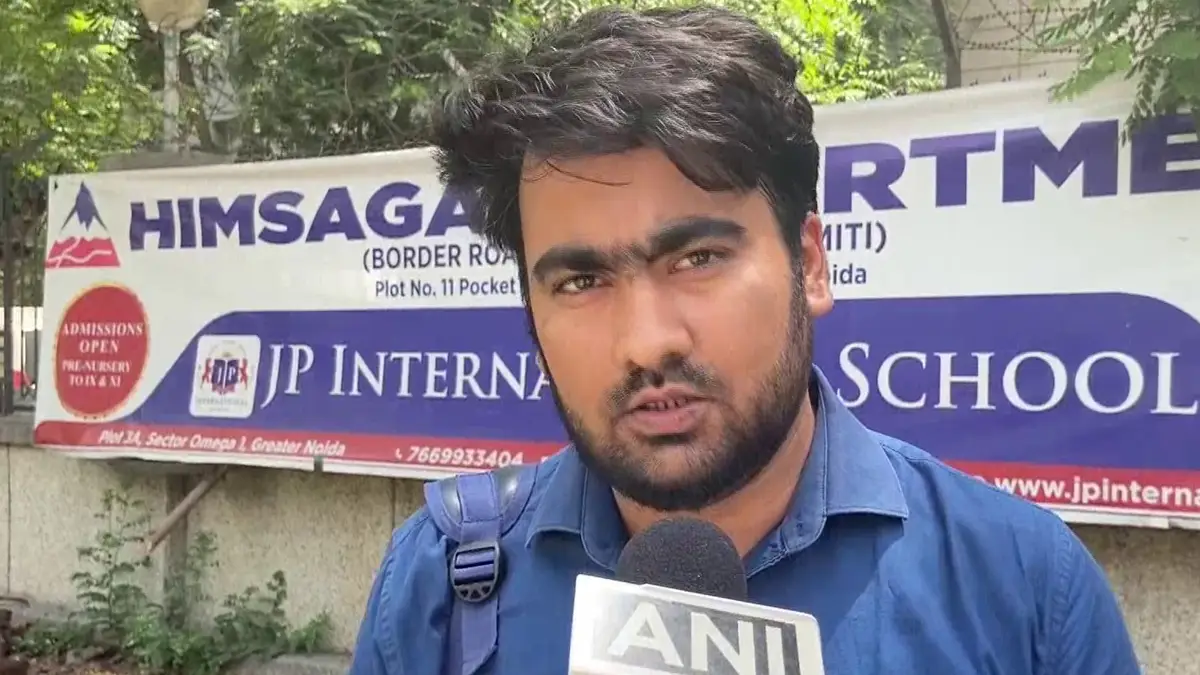 Uttar Pradesh: নাইটি আর লুঙ্গি পড়ে ঘোরা যাবে না, অদ্ভুত পোশাক বিধি চালু গ্রেটার নয়ডার একটি সোসাইটিতে