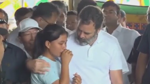 Rahul Gandhi In Manipur: মইরাংয়ের আশ্রয় শিবিরে রাহুল গান্ধী, কথা বলে কান্না থামালন কিশোরীর