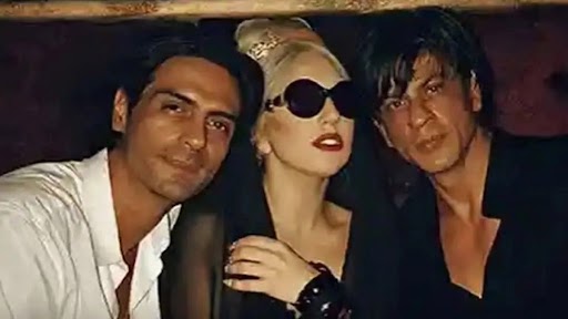 Shah Rukh Khan Partying With Lady Gaga: শাহরুখ খানের সঙ্গে পার্টি লেডি গাগার, ভাইরাল ছবি