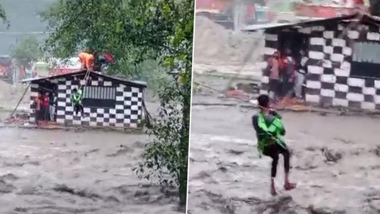 NDRF Rescues People: বন্যায় জলমগ্ন বাড়ি থেকে পাঁচজনকে উদ্ধার করল বিপর্যয় মোকাবিলা বাহিনীর সদস্যরা, ঘটনাস্থলের ভিডিয়ো