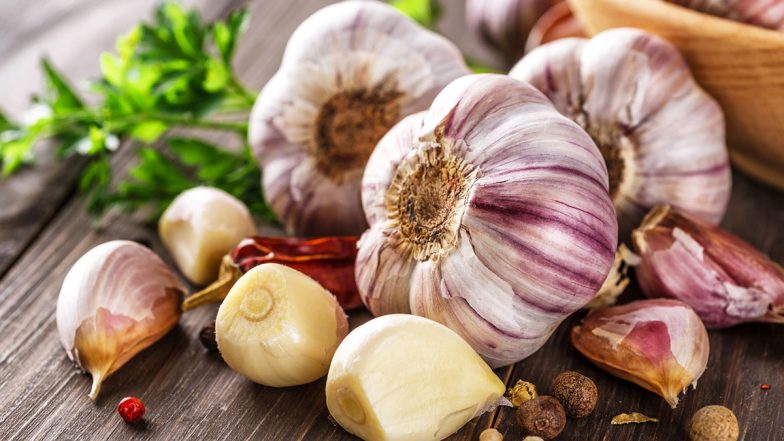 Garlic Benefits : উচ্চ কোলেস্টেরল সমস্যায় ভুগছেন? রসুন ব্যবহার করুন এই উপায়ে