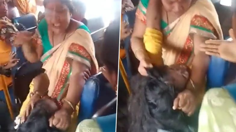 Karnataka Viral Video: বাসের সিট নিয়ে দুই মহিলার চুলোচুলি, ভিডিয়ো ভাইরাল নেটপাড়ায়