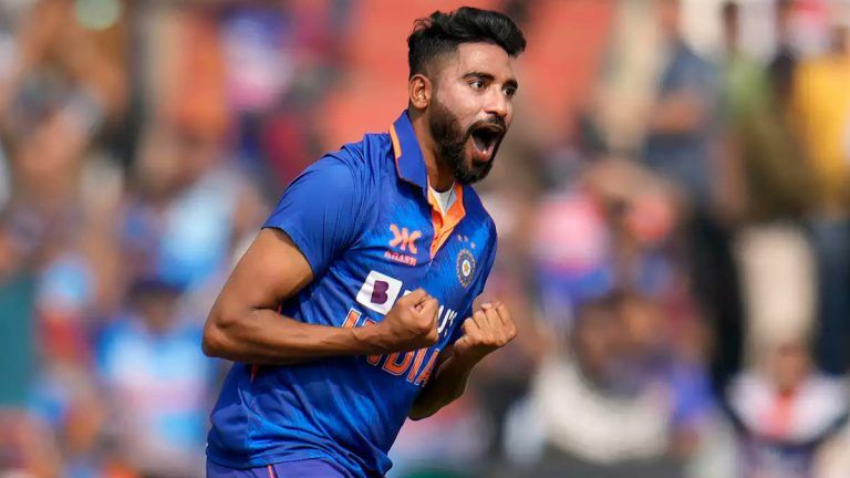 Mohammed Siraj, IND vs WI: গোড়ালিতে চোট! ওয়ানডে ছেড়ে দেশে ফিরেছেন মহম্মদ সিরাজ