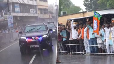 PM Modi's Roadshow In Gorakhpur: প্রবল বৃষ্টিকে উপেক্ষা করেই প্রধানমন্ত্রীকে অভ্যর্থনা জানাতে গোরখপুরের রাস্তায় জনজোয়ার, দেখুন ভিডিয়ো