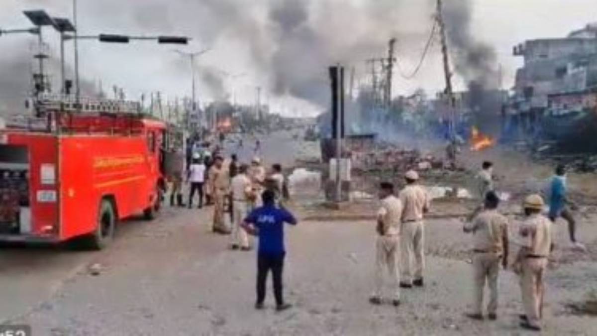 Haryana Clashes: ধর্মীয় মিছিলে ছোঁড়া হল পাথর, দুই গোষ্ঠীর সংঘর্ষে হরিয়ানা যেন যুদ্ধক্ষেত্র, বন্ধ ইন্টারনেট পরিষেবা