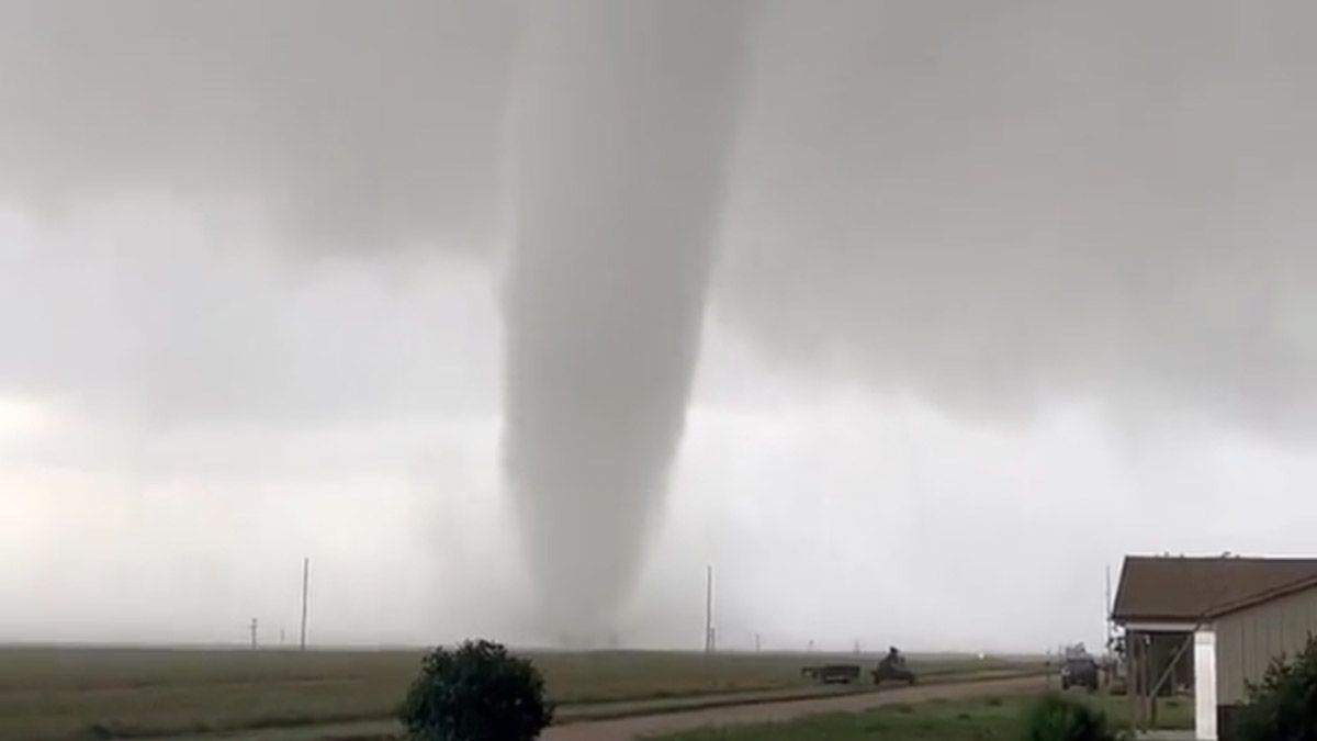 Ohio Tornado Video: ১০ মিনিটের টর্নেডো দৈত্যয় ওহিয়ো যেন তাসের ঘর, হত ৫, বহু সম্পত্তির ক্ষতি